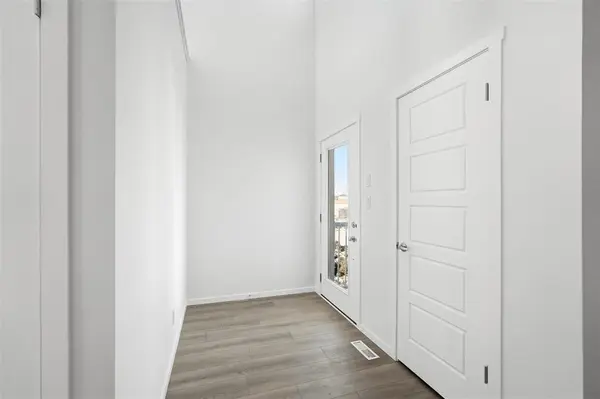 263 Bill Briercliffe DR, Winnipeg, MB R3W 0S5