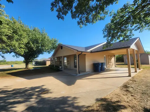 200 Pembrook Drive, Breckenridge, TX 76424