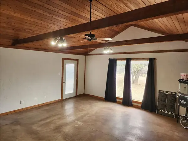 200 Pembrook Drive, Breckenridge, TX 76424