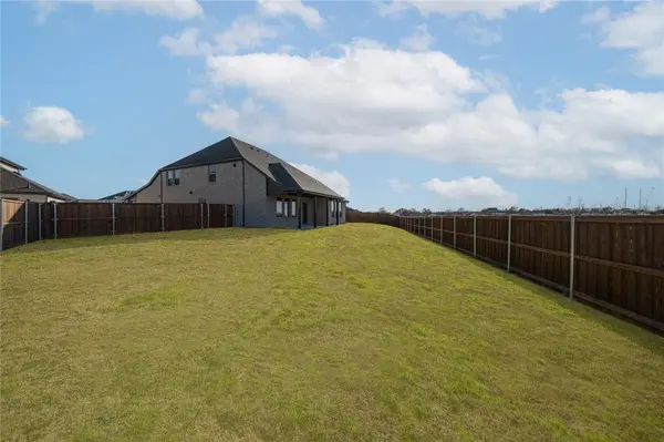 131 Heritage Hill Drive, Forney, TX 75126