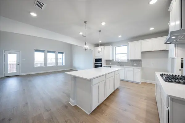 131 Heritage Hill Drive, Forney, TX 75126