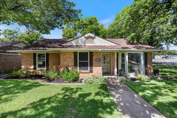 519 Staffordshire Drive, Irving, TX 75061