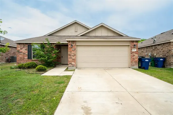 140 Waxberry Drive, Fate, TX 75189