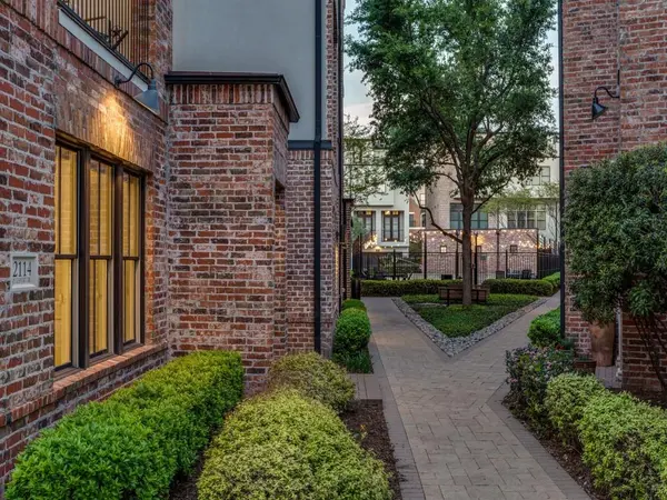 2114 Aylesport Drive, Dallas, TX 75201