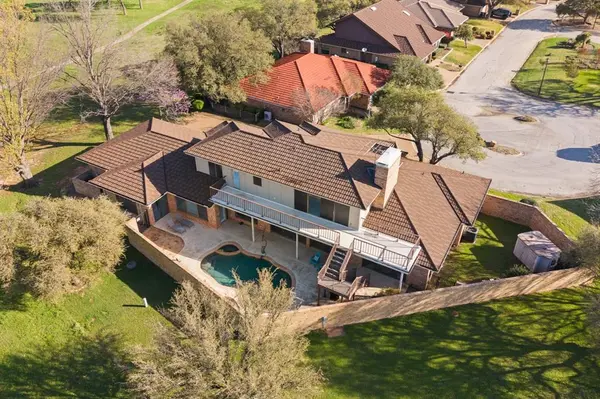 848 S Havenwood Lane, Fort Worth, TX 76112