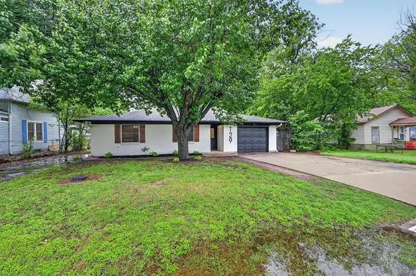 129 N Dobson Street, Burleson, TX 76028