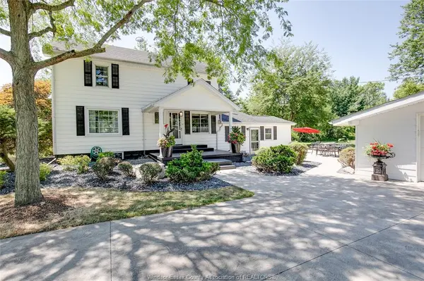 6239 HOLDEN Road, Tecumseh, ON N0R 1L0