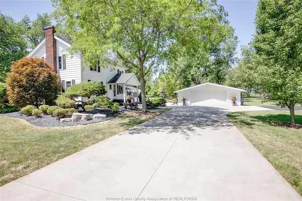 6239 HOLDEN Road, Tecumseh, ON N0R 1L0