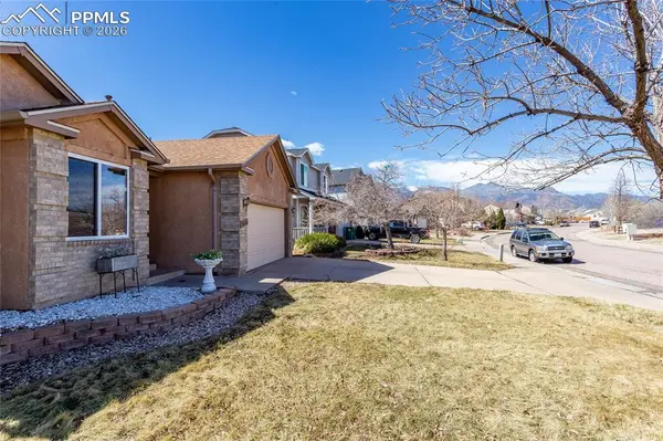 1555 Gumwood DR, Colorado Springs, CO 80906