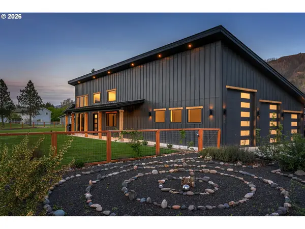 322 HAMILTON ST, North Bonneville, WA 98639