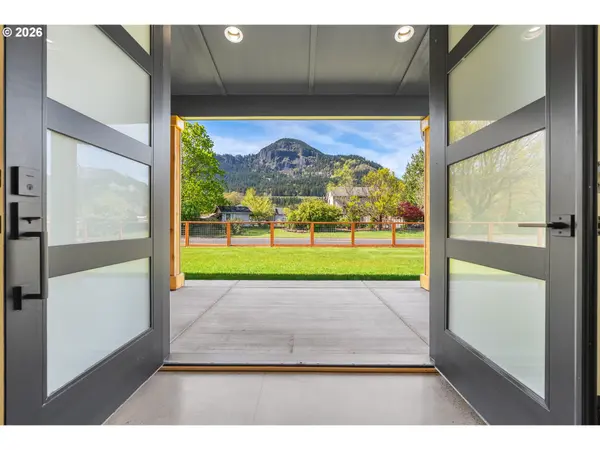 322 HAMILTON ST, North Bonneville, WA 98639