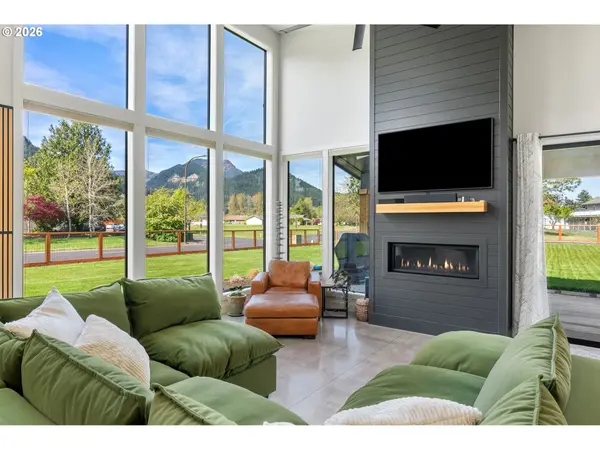 322 HAMILTON ST, North Bonneville, WA 98639