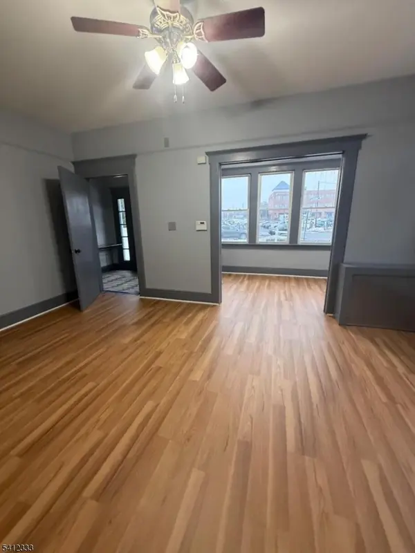 18 Hussa St, Linden City, NJ 07036