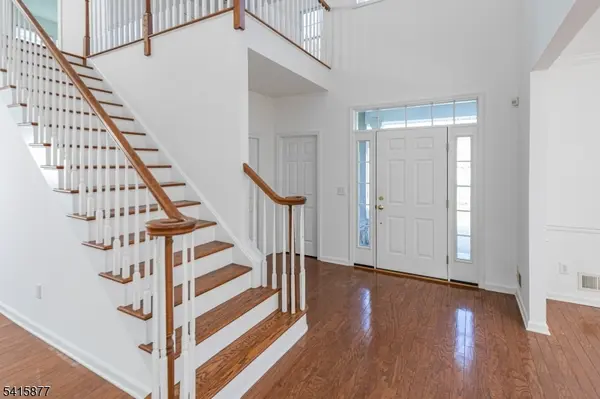 15 Bethpage Dr, Montgomery Twp., NJ 08558