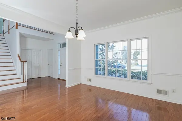 15 Bethpage Dr, Montgomery Twp., NJ 08558