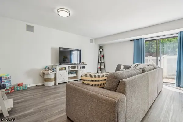 165-110 Essex Ave, Metuchen Boro, NJ 08840