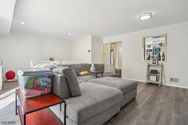 165-110 Essex Ave, Metuchen Boro, NJ 08840