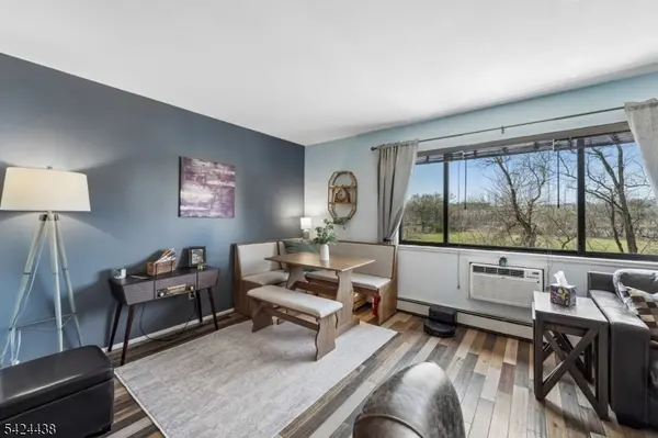 747 Riverside Ave #C-8, Lyndhurst Twp., NJ 07071