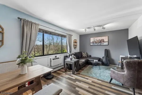 747 Riverside Ave #C-8, Lyndhurst Twp., NJ 07071