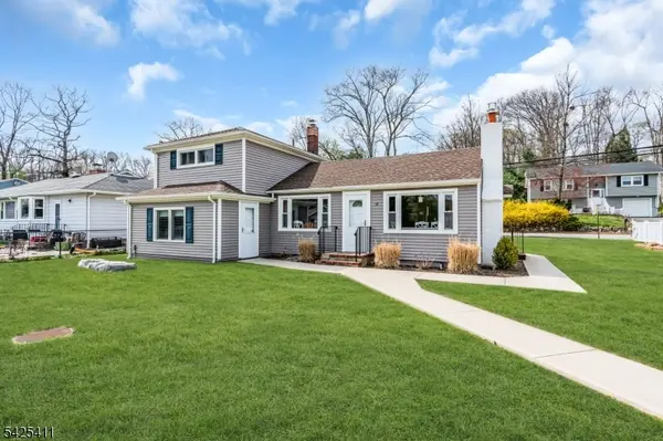 18 W Shawnee Trl, Jefferson Twp., NJ 07885