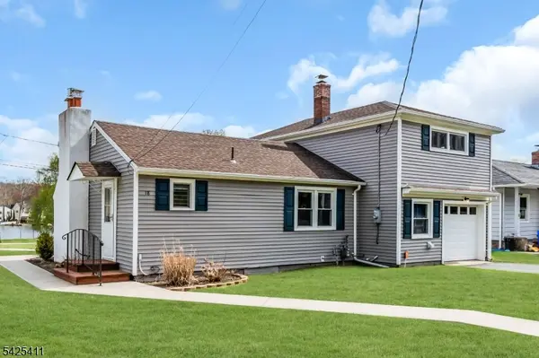 18 W Shawnee Trl, Jefferson Twp., NJ 07885