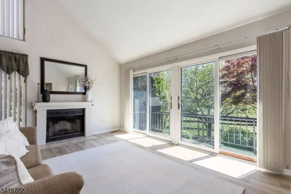 23 Bloomingdale Dr #1C, Hillsborough Twp., NJ 08844