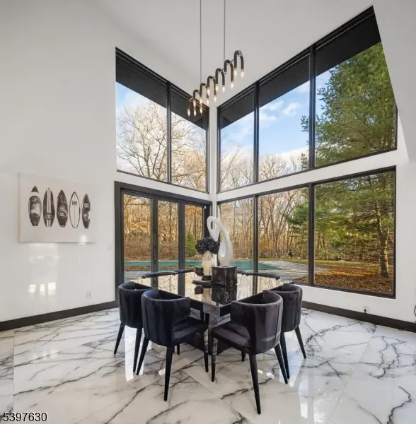 12 Smoke Rise Rd, Kinnelon Boro, NJ 07405