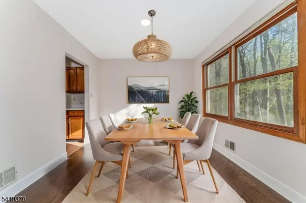 10 Glenn Ave, Glen Gardner Boro, NJ 08826