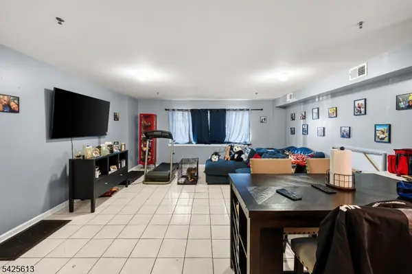 25-27 Norfolk St, Newark City, NJ 07103