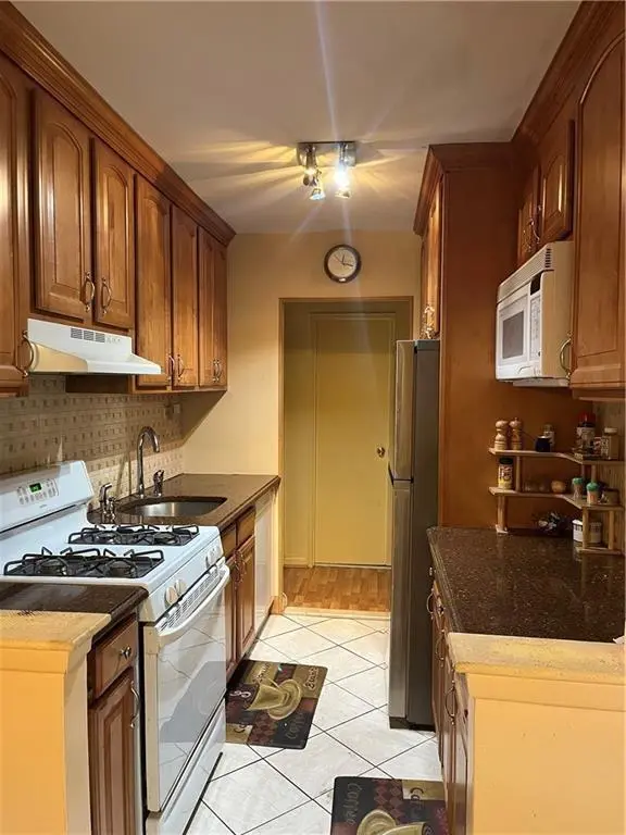 2626 Homecrest AVE #2H, Brooklyn, NY 11235