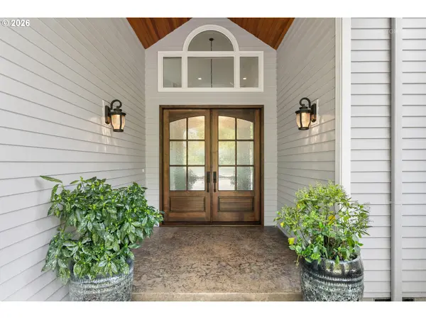 1925 CHILDS RD, Lake Oswego, OR 97034