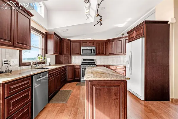 2084 Barrett RD, Colorado Springs, CO 80926