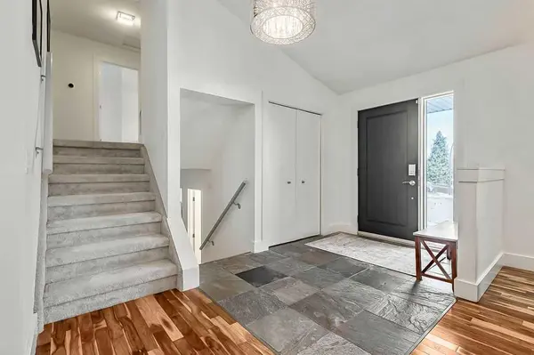 955 Cannock RD SW, Calgary, AB T2W 1M6