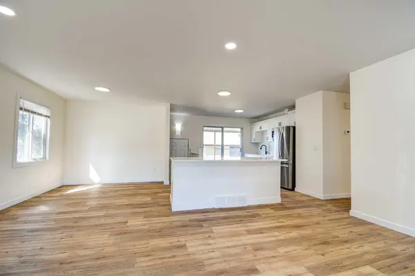 54 Ogden AVE, Red Deer, AB T4N 5B4