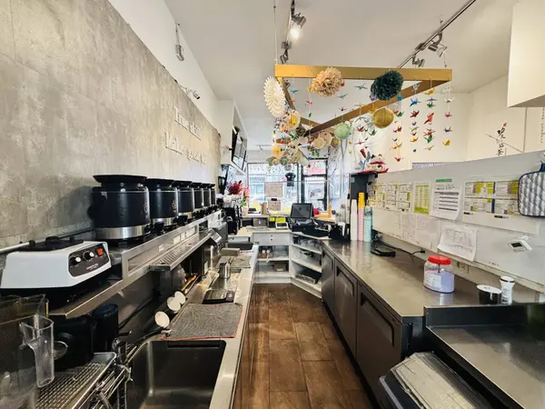 633 Bloor ST W, Toronto C01, ON M6G 1K8