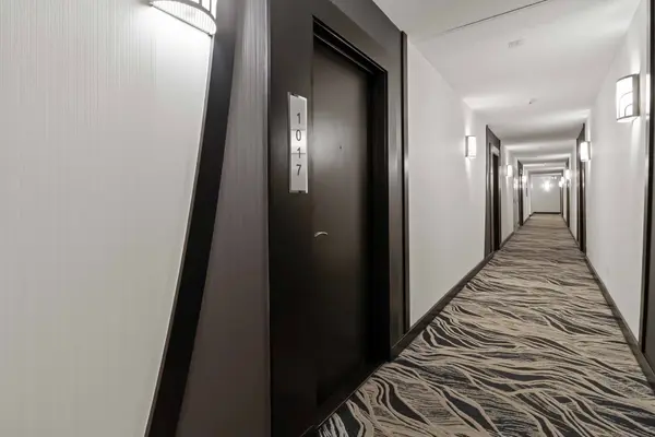 410 Queens Quay W #1017, Toronto C01, ON M5V 3T1