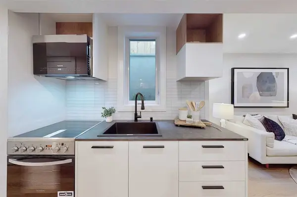 26 Henderson AVE #Lower, Toronto C01, ON M6J 2B8