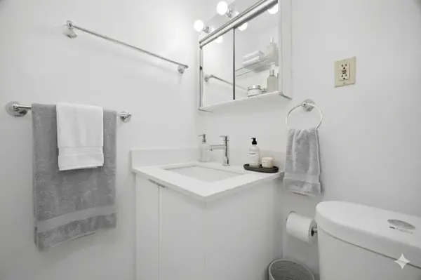 88 Bernard AVE #1007, Toronto C02, ON M5R 1R7