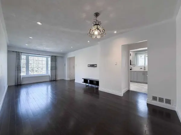 11 Tineta CRES #Main, Toronto E07, ON M1S 2Y5