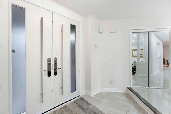 17 Nieuwendyk ST, Whitby, ON L1P 1W5