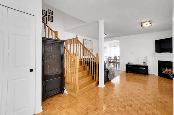 239 Royal Appian CRES, Vaughan, ON L4K 5L3