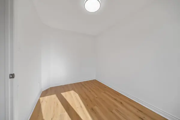 295 Fifth AVE, Vaughan, ON L4L 7A8