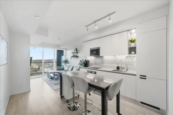 39 Mary ST #812, Barrie, ON L4N 1S9