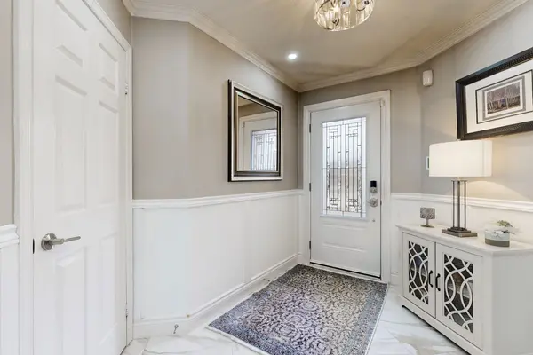 14 Round Leaf CT, Barrie, ON L4N 9N3