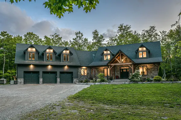 3082 Fairgrounds RD, Severn, ON L3V 0Y2