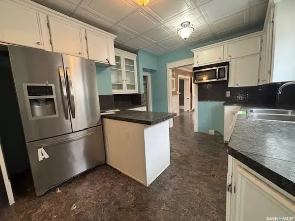 617 Bison AVENUE, Weyburn, SK S4H 0J7