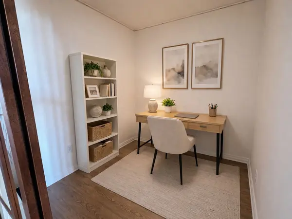 4879 Kimbermount AVE #810, Mississauga, ON L5M 7R8