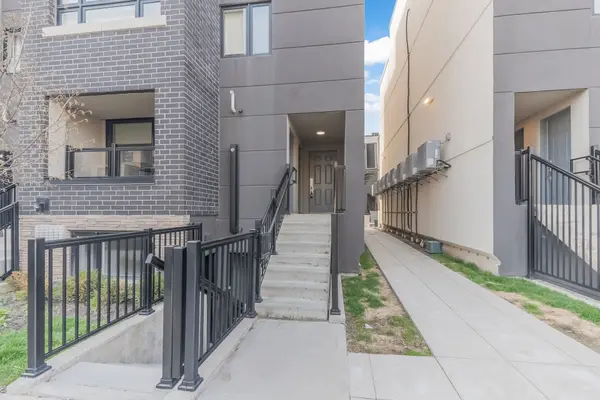 1131 Cooke BLVD #712, Burlington, ON L7T 0C3