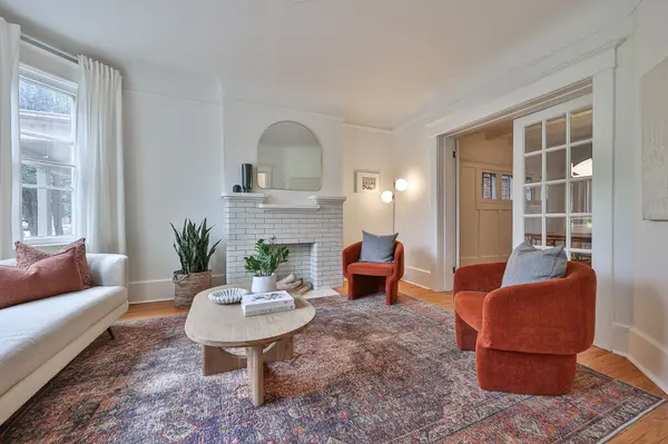 123 Grenadier RD, Toronto W01, ON M6R 1R1