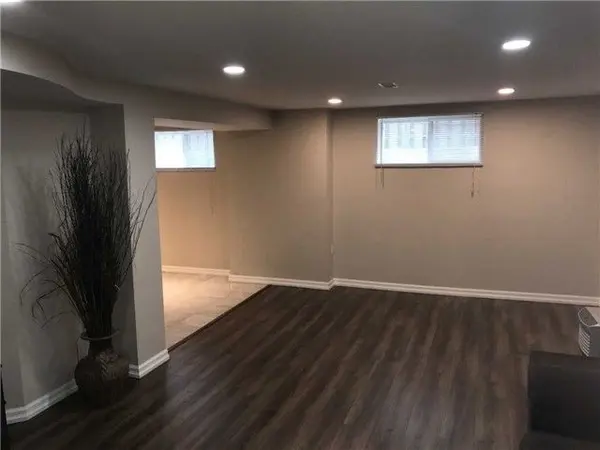 267 King ST E #Bsmt, Mississauga, ON L5A 1T4